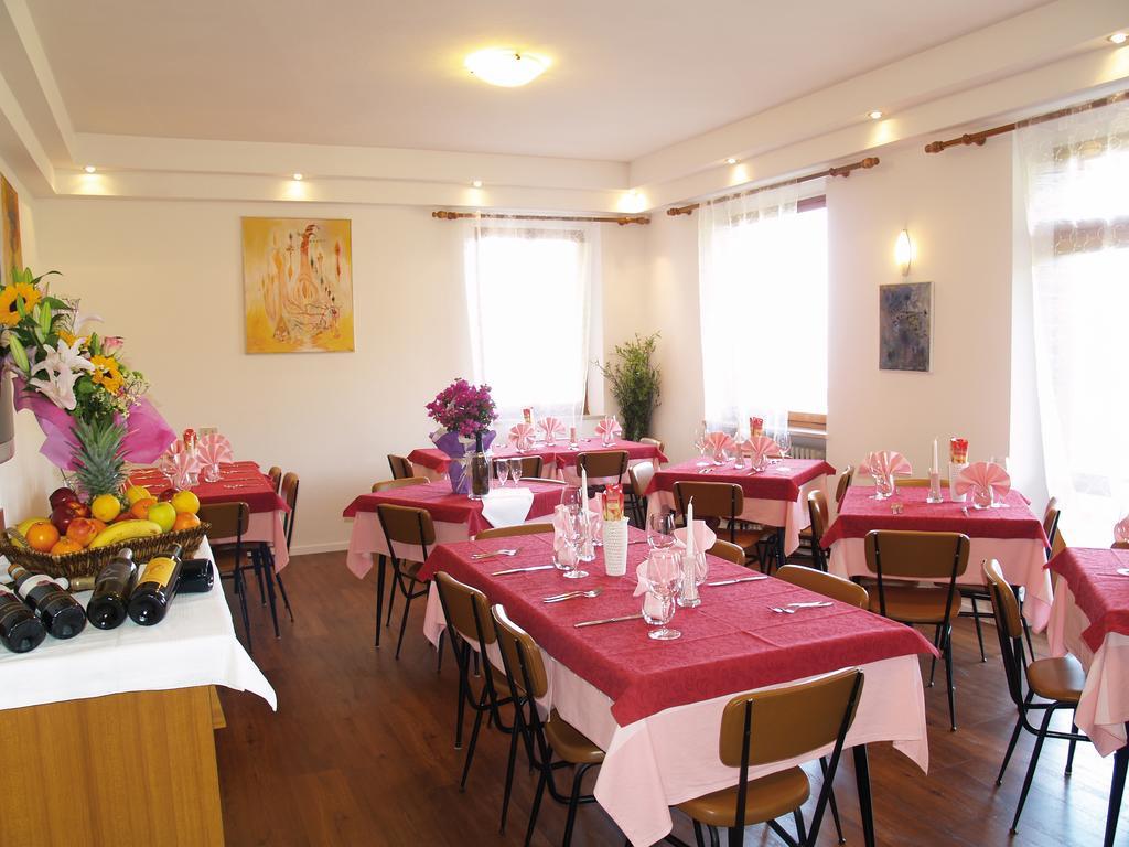 Hotel Rosalpina Riva del Garda Eksteriør bilde