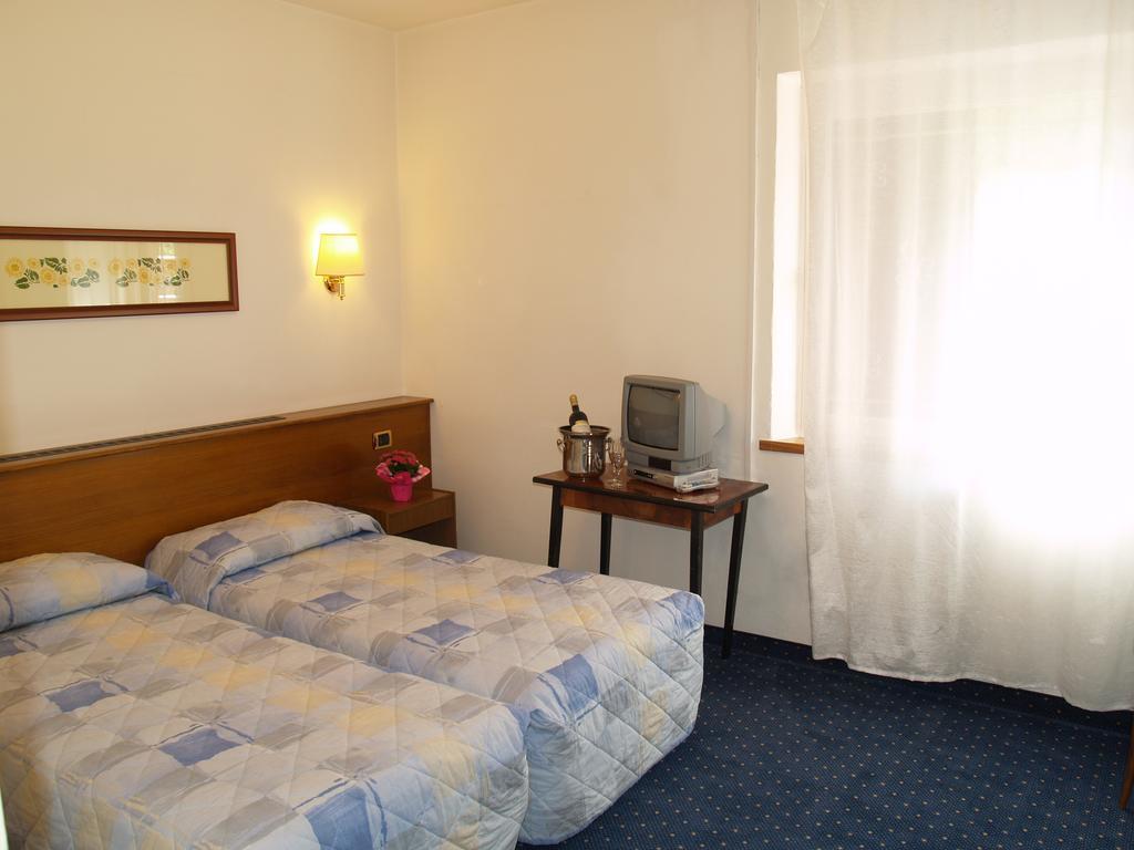 Hotel Rosalpina Riva del Garda Eksteriør bilde