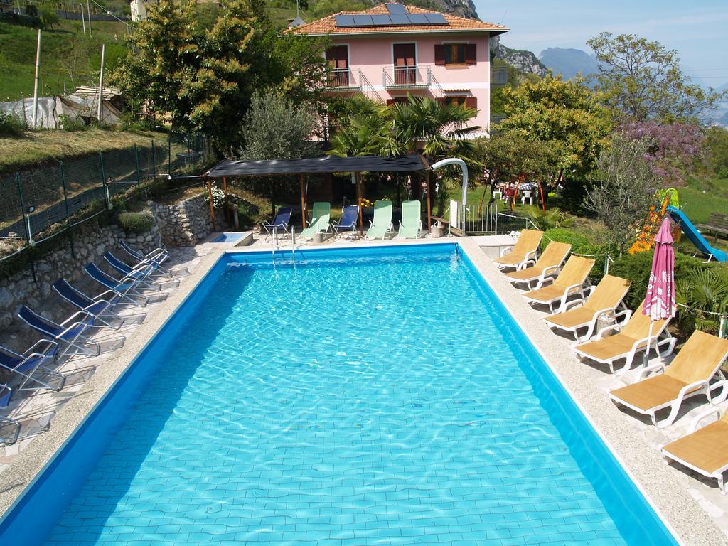 Hotel Rosalpina Riva del Garda Eksteriør bilde