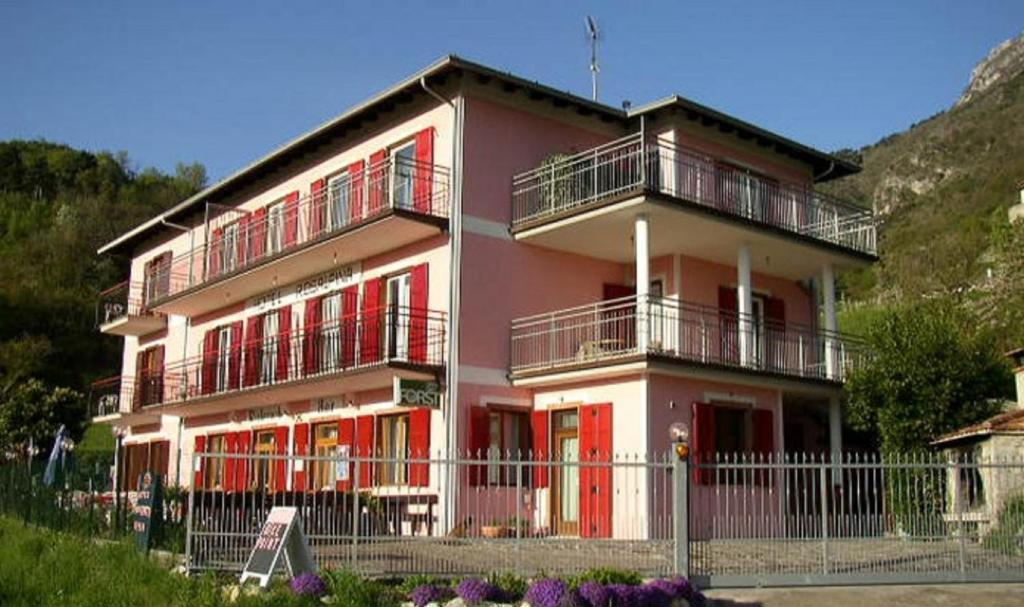 Hotel Rosalpina Riva del Garda Eksteriør bilde